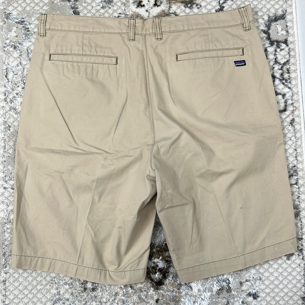Patagonia Men’s Khaki Chino Shorts Sz 36 10”‎ Inseam